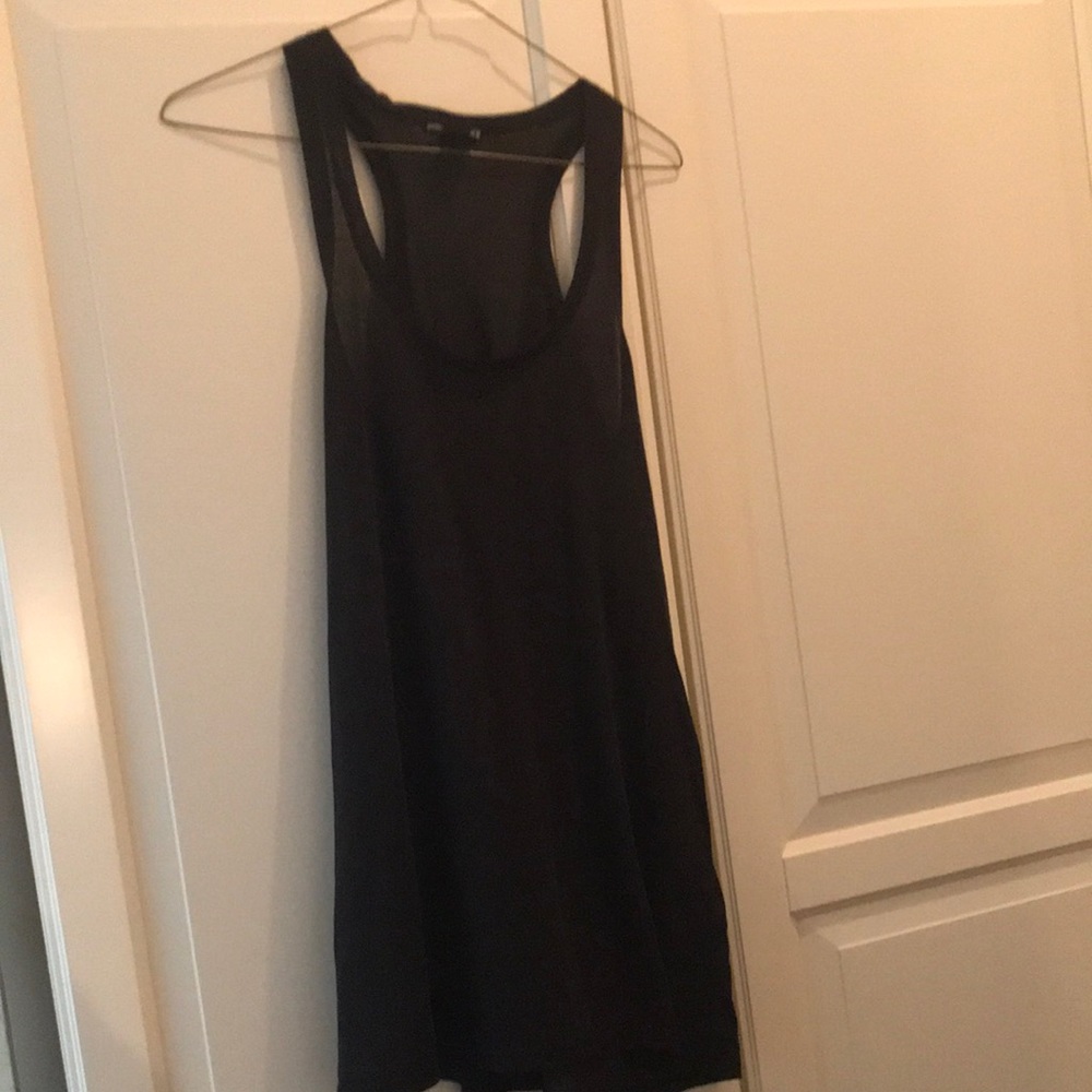 Women’s athletic top black